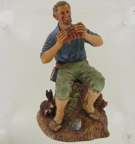 Figuuri Royal Doulton dreamweaver, korkeus 210mm. Ota yhteys panttilainaamoon kuljetusmaksusta sopimiseksi.