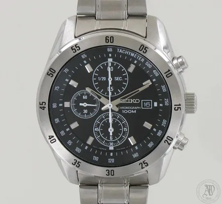 Teräsrannekello Seiko Chronograph 100M, quartz, ref:7T92-ORS8 HR 2, sarjanumero OD7665, taulun Ø 43mm, rannekkeen pituus 195mm (säätövaraa 20mm), käyttöohje, kuitti, takuukortti (takuu ei voimassa), paristo loppu.
