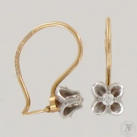Timanttikorvakorut 2xn.0.04ct, korkeus 17mm, 750 kelta- ja valkokulta, paino 1,8g