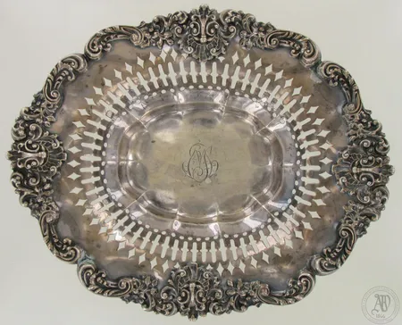 Viallinen hopeakulho, kaiverrettu, leveys 210mm, 813, paino 176,0g