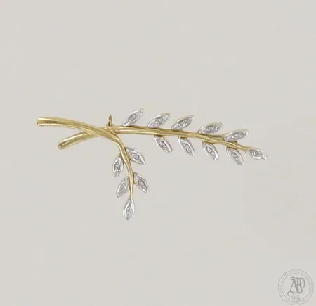 Timanttirintakoru 15xn.0.005ct, leveys 46mm, korkeus 22mm, 585br kelta- ja valkokulta, paino 3,1g