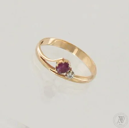 Kivisormus timantilla 1xn.0.03ct, koko 17½, 585br, paino 1,5g