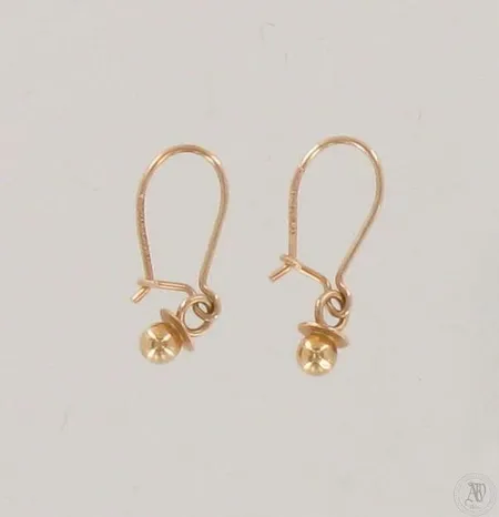 Korvakorut, korkeus 18mm, 585, paino 0,5g
