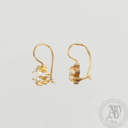 Kivikorvakorut, korkeus 18mm, 585br, paino 1,4g 