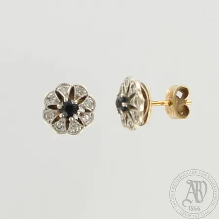 Kivikorvakorut timanteilla 16xn.0.005ct, toinen tausta metallia, Ø 9mm, 750br, paino 2,1g  