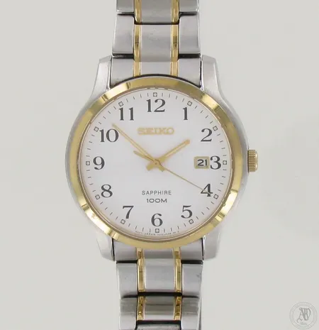 Teräsrannekello Seiko Sapphire 100M Quartz, taulun Ø 41, hihnan pituus 175mm, kaksi lisäpalaa, laatikko ja paperit.