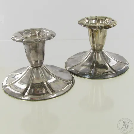 Kynttilänjalat, kaiverrettu, korkeus 58mm, 813br, paino 146,7g 