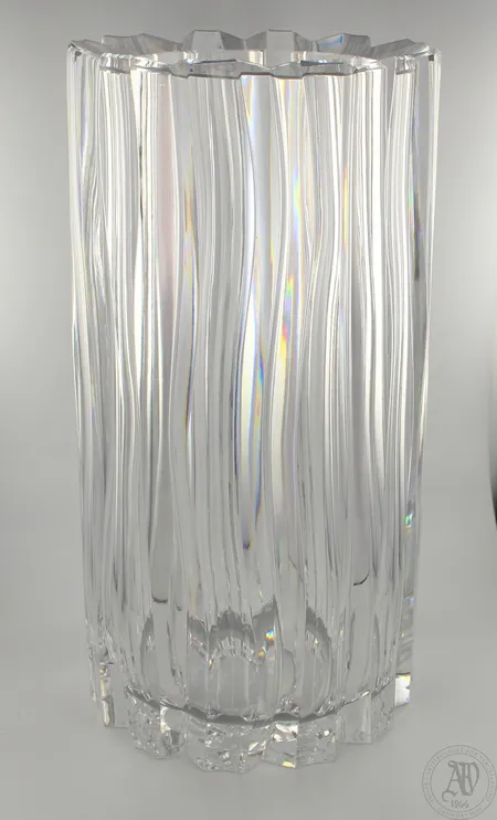 Kristallimaljakko, Humppila, korkeus 27cm, Ø 140mm. Ota yhteys panttilainaamoon kuljetusmaksusta sopimiseksi.