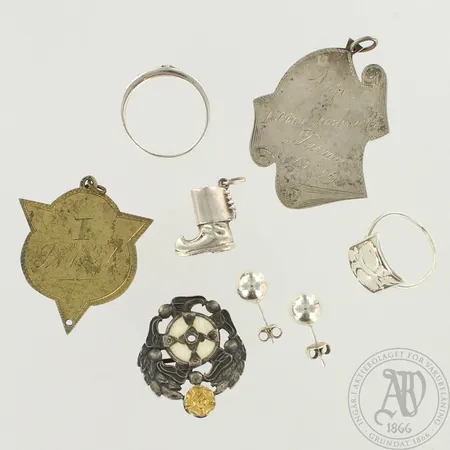 Viallisia koruja, 813-925br, paino 32,1g 