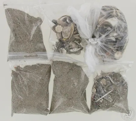 Romuhopeaa, 800, paino pusseineen 691,7g