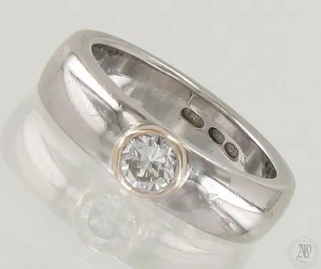 Timanttisormus 1xn.0.34ct, koko 17¼, 585, paino 11,1g