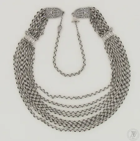 Kaulakoru Kalevala Koru, Hämäläinen Juhlakääty, pituus 49-68cm, vuodelta 1982, 925, paino 112,0g
