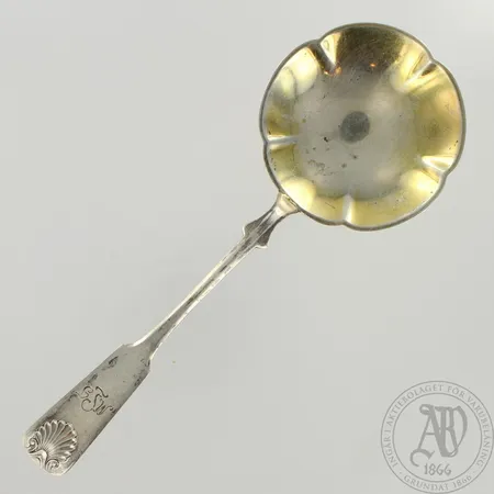 Lusikka, kaiverrettu, pituus 160mm, 813, paino 27,7g