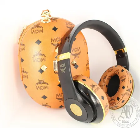 Langattomat kuullokkeet, Beats by Dre MCM SPECIAL EDITION, laturi kotelo ja tarvikkeet, kunto hyvä