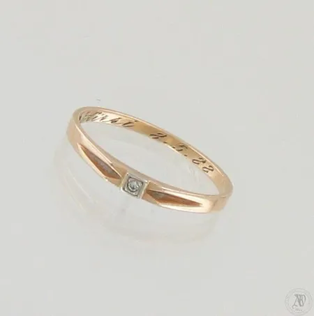 Timanttisormus 1xn.0.005ct, kaiverrettu, koko 17½, 585 kelta- ja valkokulta, paino 1,4g