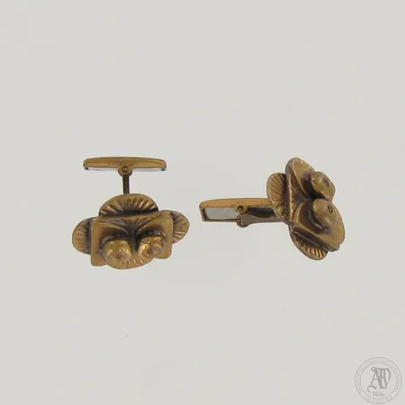 Kalvosinnapit, design Seppo Tamminen, mitat 25x25mm, pronssia