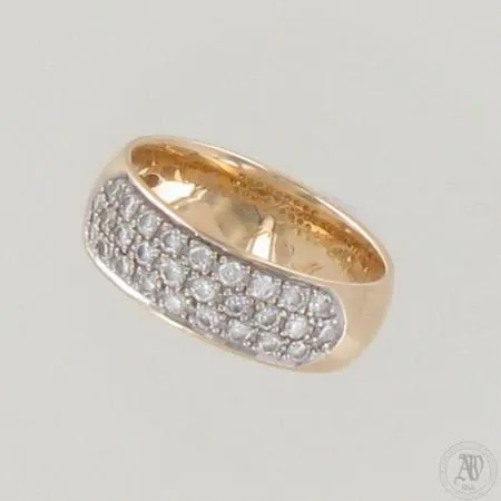 Timanttisormus 28xn.0,02ct, kaiverrettu, koko 16½, todistus, rasia, 585 kelta- ja valkokulta, paino 5,1g 