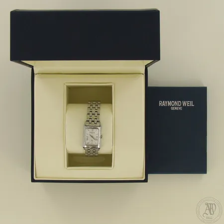 Teräsrannekello Raymond Weil Tango, quartz, ref:5971, sarjanumero:K043213, taulun koko 23x19mm, hihnan pituus 155mm, kolme lisäpalaa, laatikko ja paperit