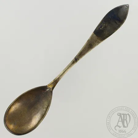 Hillolusikka, kaiverrettu, pituus 175mm, 813, paino 27,7g