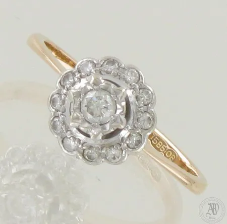Timanttisormus 1xn.0.12ct 12xn.0.01-0.02ct, koko 19½, 585 kelta- ja valkokulta, paino 2,7g