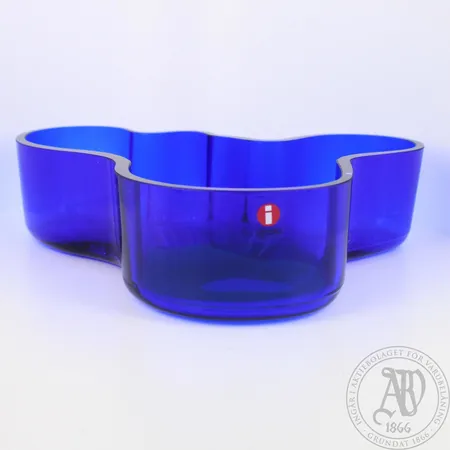 Aalto malja, Iittala, koko 50x195mm, pieni särö sisäpuolella. (tesktiä muutettu 5.7.2018) Lähetetään postipakettina.