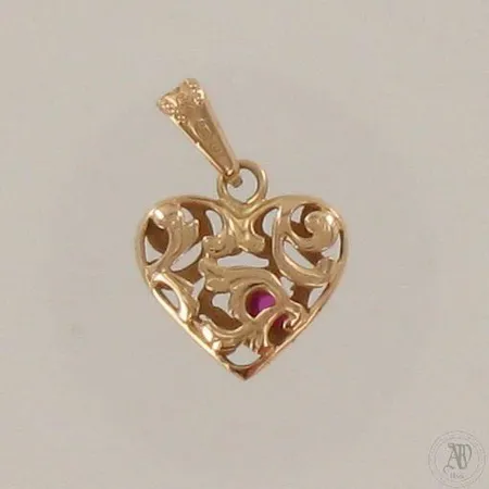 Sydänriipus kivellä, korkeus 22mm, 585, paino 1,6g