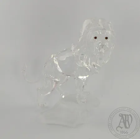 Kristallikoriste, Swarovski Leijona, korkeus 120mm, alkuperäispakkauksessa.  Lähetetään postipakettina.