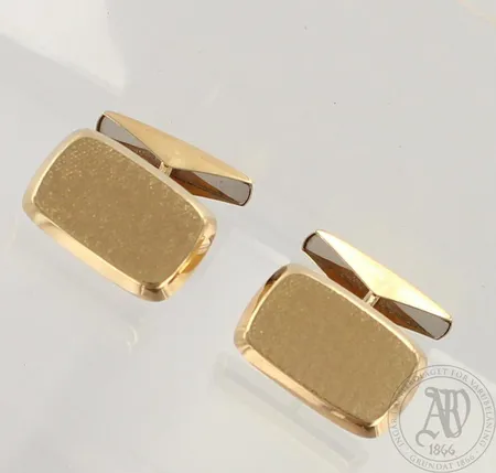 Kalvosinnapit, kaiverrettu, mitat 12x18mm, 585, paino 3,9g 