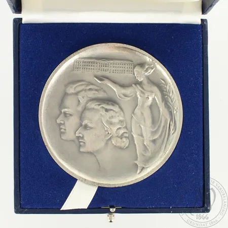 Pöytämitali Helsingin yliopisto / Helsingiensis Universitas, rasia, 830, 169,6g