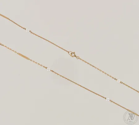 Kaulaketju helmillä, lukossa painaumia, pituus 61cm, helmen Ø 4mm, 750br, paino 6,3g 