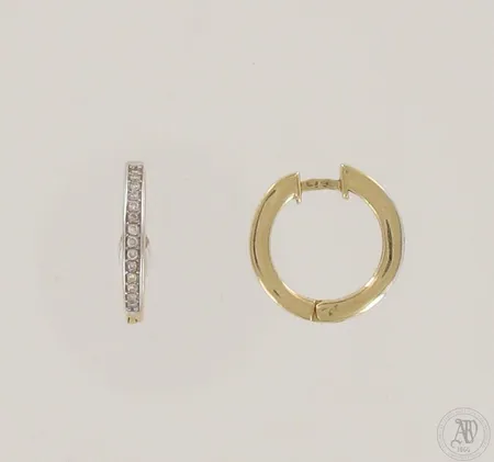 Timanttikorvarenkaat 28xn.0.005ct, Ø 18mm, 585 kelta- ja valkokulta, paino 4,5g