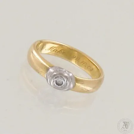 Timanttisormus 1xn.0.15ct, Kalevala Koru, kaiverrettu, koko 18¼, vuodelta 2002, 750, paino 6,7g 