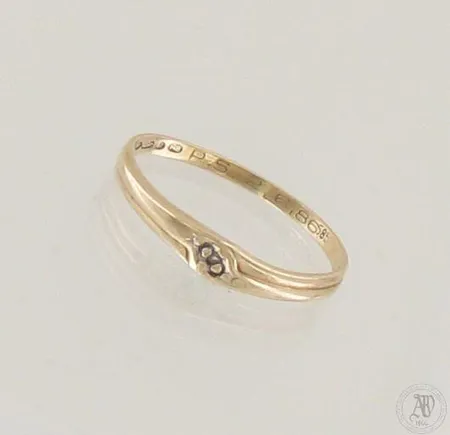 Timanttisormus 1xn. 0.005ct, kaiverrettu, koko 17¼, 5858, paino 0,8g  