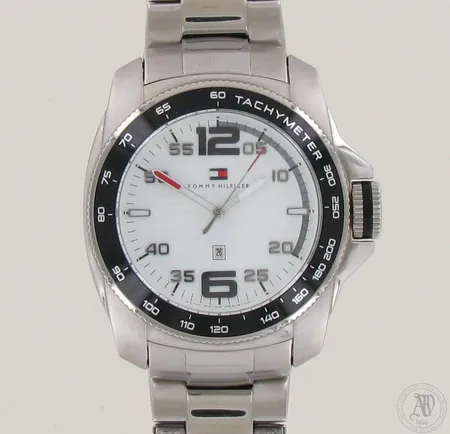 Teräsrannekello Tommy Hilfiger, quartz, taulun Ø 48mm, ref: TH.113.1.27.1240, rannekkeen pituus 185mm, manuaali, laatikko Lähetetään postipakettina.