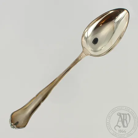 Yksi jälkiruokalusikka Chippendale, pituus 170mm, 830, paino 34,8g 