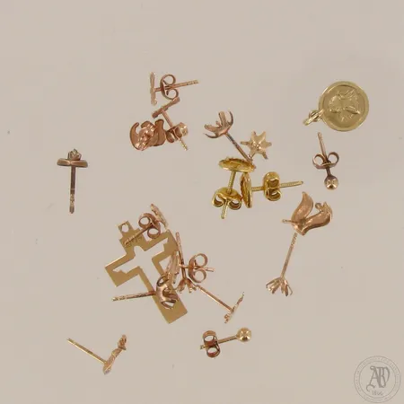 Viallisia koruja, 585, paino 6,4g
