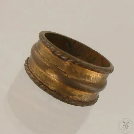 Sormus Kalevala Koru, koko 16½, pronssi