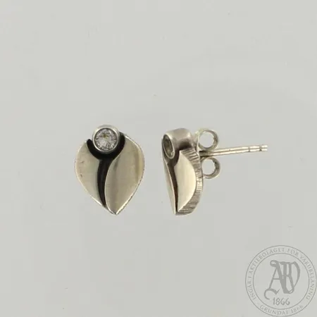Korvakorut, Karl Laine, korkeus 12mm, 925br, paino 2,0g 