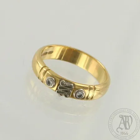 Timanttisormus 2xn.0.0.03ct, Kalevala Koru, vuodelta 1999, koko 16, 750 kelta- ja valkokulta, paino 4,0g  