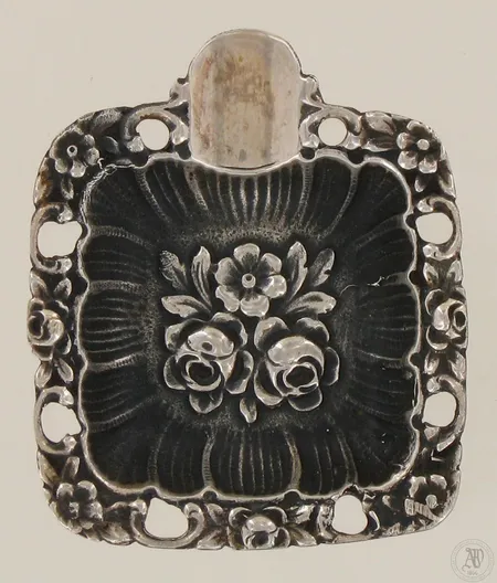 Tuhkakuppi, Ø 50mm, valmistettu 1956, 813, paino 9,9g