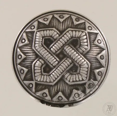 Rintaneula, Ø 38mm, valmistettu 1939, 813, paino 7,2g