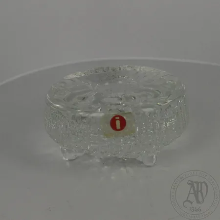 Kynttilänjalka Iittala, Ultima Thule, Tapio Wirkkala, korkeus 37mm. Lähetetään postipakettina. Lähetetään postipakettina.
