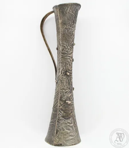 Hopeakannu, Kultakeskus vuodelta 1963, korkeus 230mm, 813, paino 126,9g