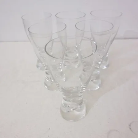 Kuusi viinilasia Tapio, halkaisia 51mm , korkeus 110mm, design Tapio Wirkkala