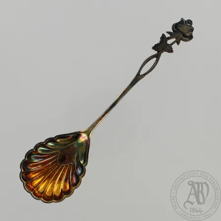 Sokerilusikka, kaiverrettu, pituus 130mm, 813, paino 12,2g