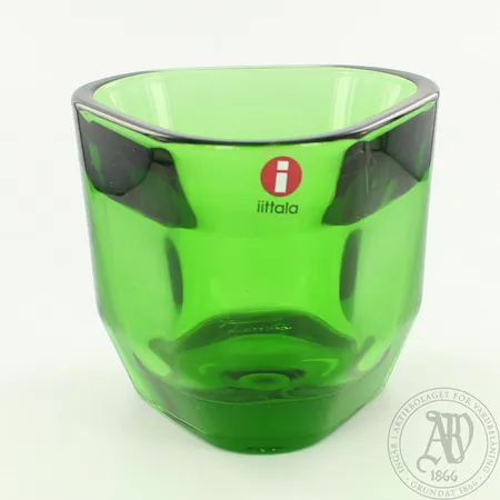 Tuikkulyhty Iittala, design Alfredo Häberli, korkeus 70mm, kunto hyvä.  Lähetetään postipakettina.