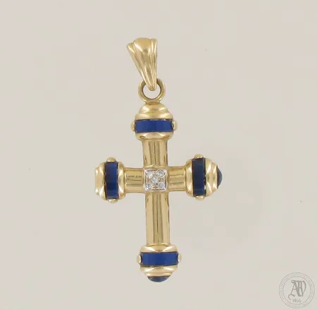 Kiviristiriipus, yksi kivi puuttuu, korkeus 65mm, 585br, paino 18,5g