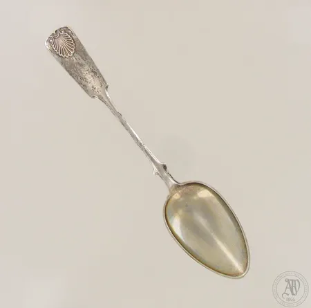 Ruokalusikka, kaiverrettu, Musla, pituus 210mm, 813, paino 56,7g 