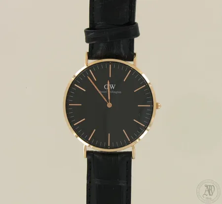 Teräsrannekello nahkarannekkeella, Daniel Wellington, Classic E40R1, quartz, lähes uudenveroinen, laatikko