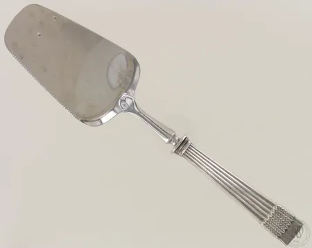 Kakkulapio, Tähkä, teräksessä naarmuja, 230mm, 830br, paino 74,7g